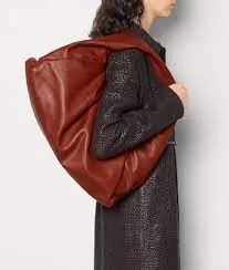 Túi Bottega Veneta The Shoulder Bag Red 607984-VCP40-8858 - Ảnh 4