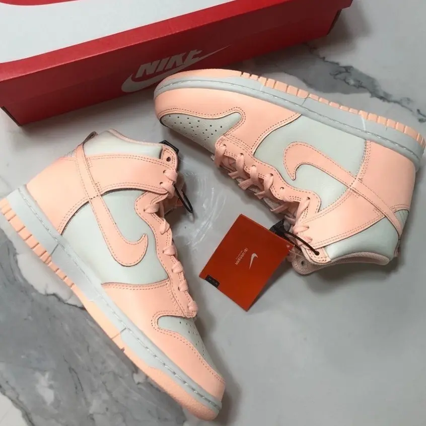 Alternative view of Giày Nike Wmns Dunk High 'Crimson Tint' DD1869-104