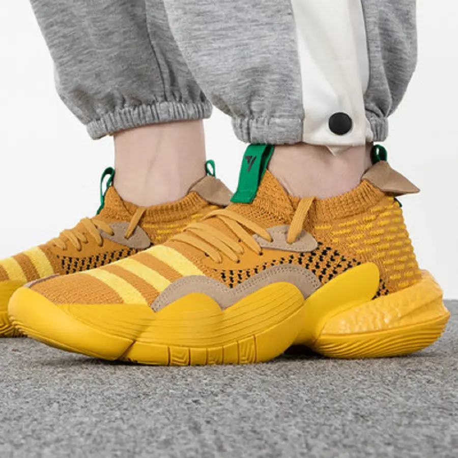 Alternative view of Giày Adidas Trae Young 2 ‘Hazy Yellow’ IG4793