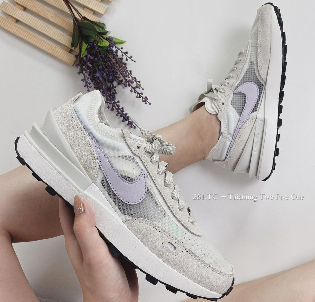 Giày Nike Wmns Waffle One 'Summit White Infinite Lilac' DC2533-101 - Ảnh 3