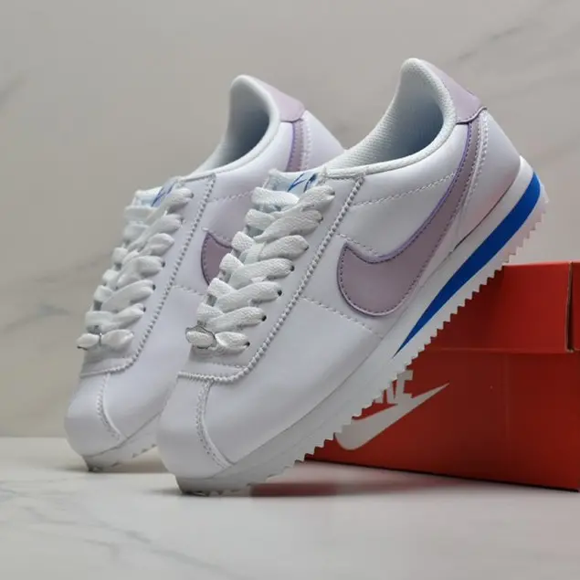 Alternative view of Giày Nike Cortez Basic SL GS 'White Iced Lilac' 904764-108