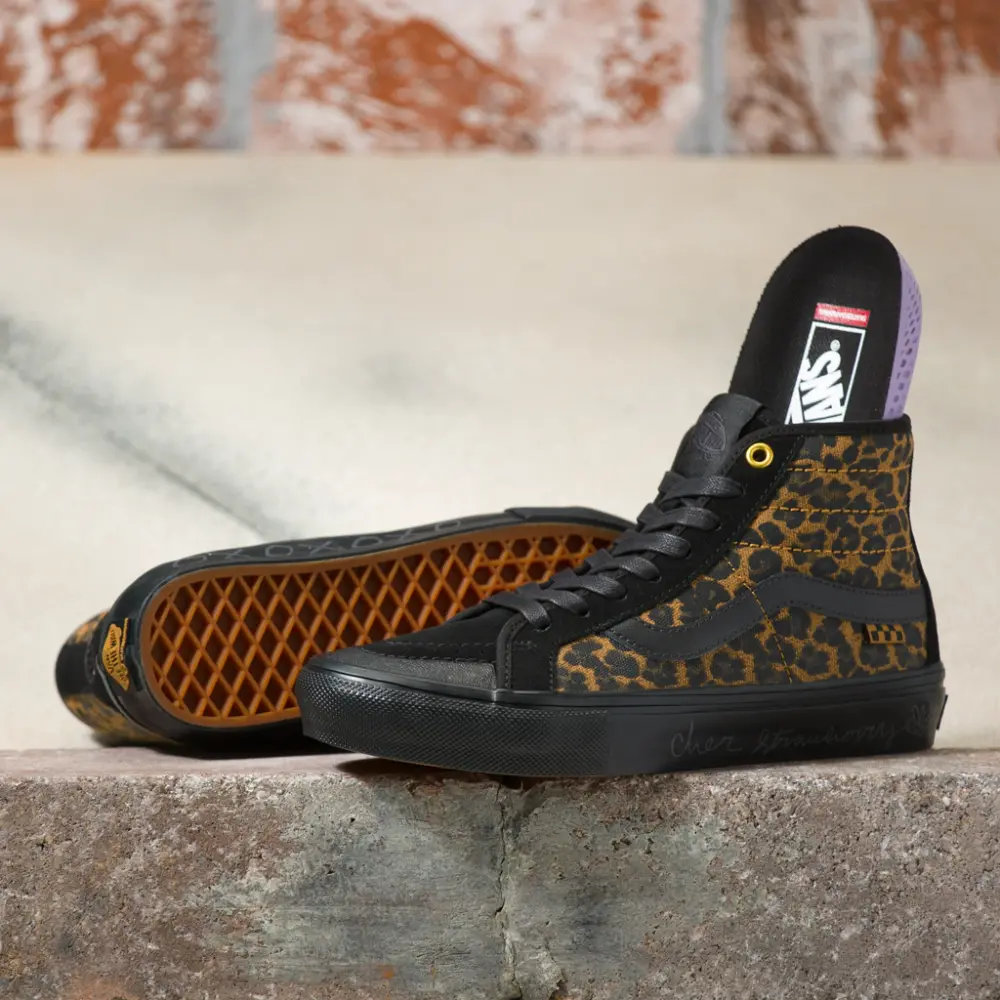 Giày Vans Cher Strauberry x Skate Sk8-Hi 'Cheetah' VN0A5KYB9CY - Ảnh 4