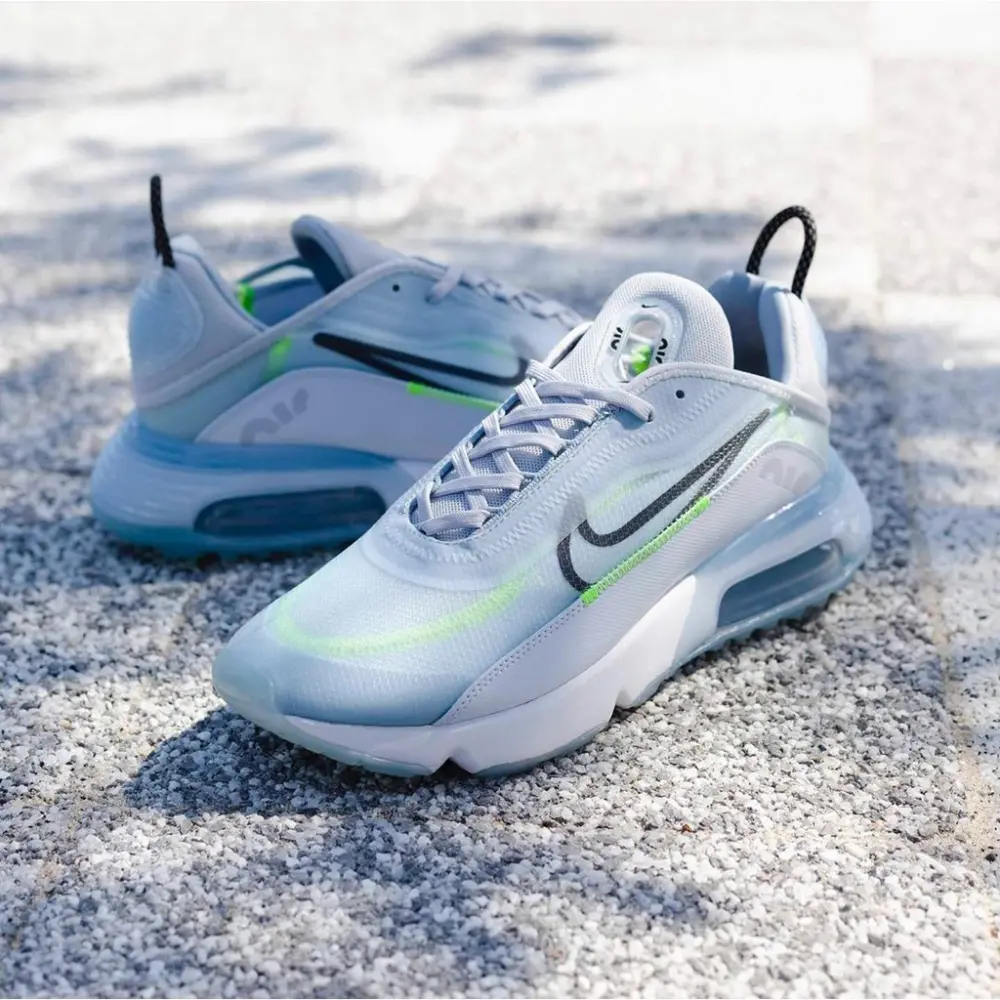Alternative view of Giày Nike Air Max 2090 'Photon Dust' CT7695-400
