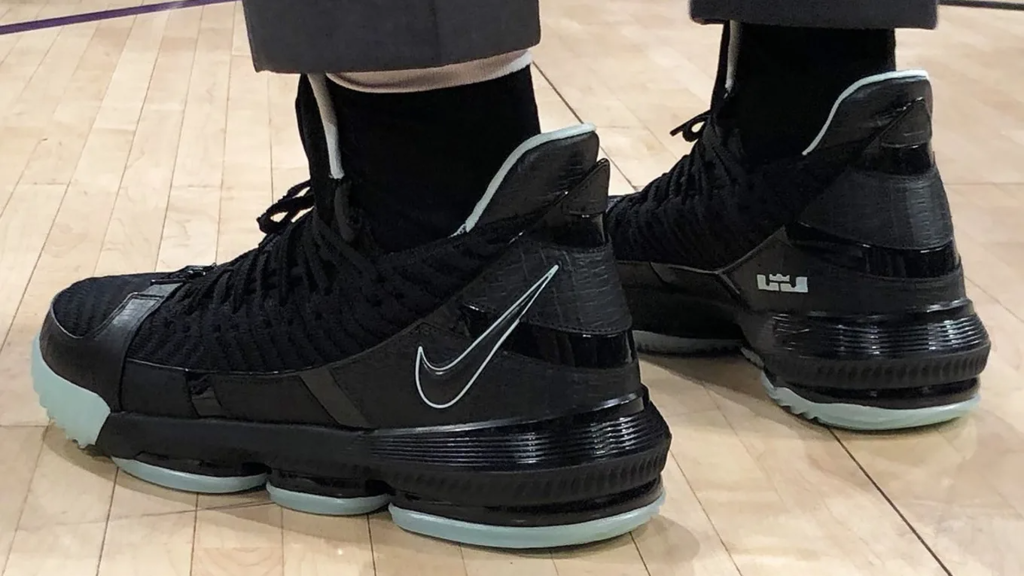 Giày Nike LeBron 16 'Glow' CD2451-001 - Ảnh 2