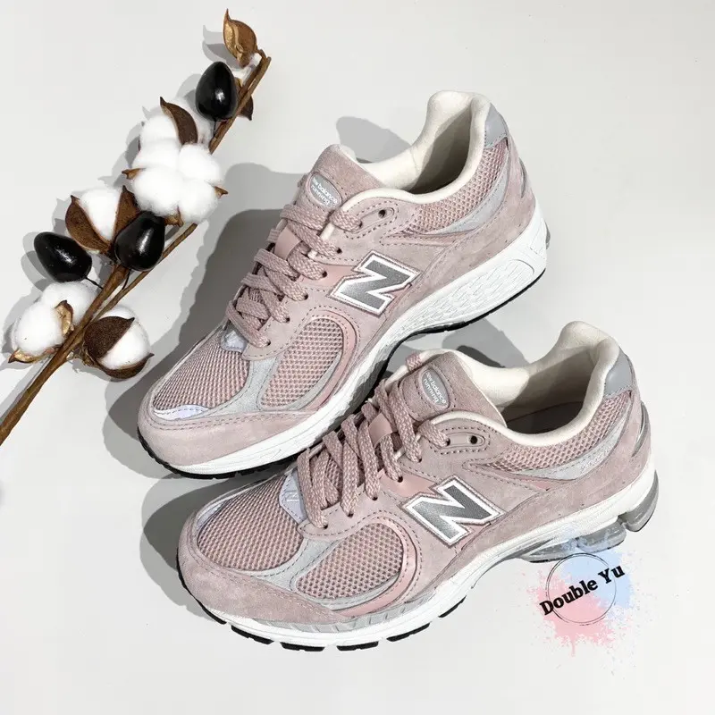 Alternative view of Giày New Balance 2002R 'Cherry Blossom Powder' ML2002R4