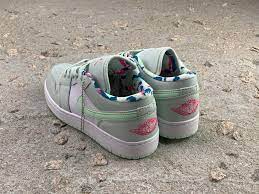 Giày Nike Air Jordan 1 Low GS 'Barely Grey Spruce' 554723-051 - Ảnh 5