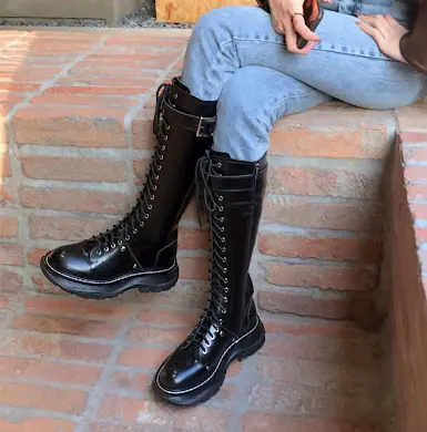 Alternative view of Giày Alexander McQueen Tread Lace Up Boot 595466-WHZ81-1081