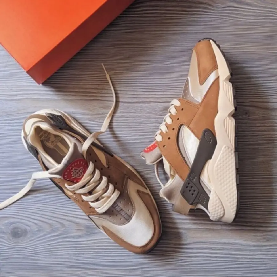 Alternative view of Giày Nike Stussy x Air Huarache LE ‘Desert Oak’ 2021 DD1381-200