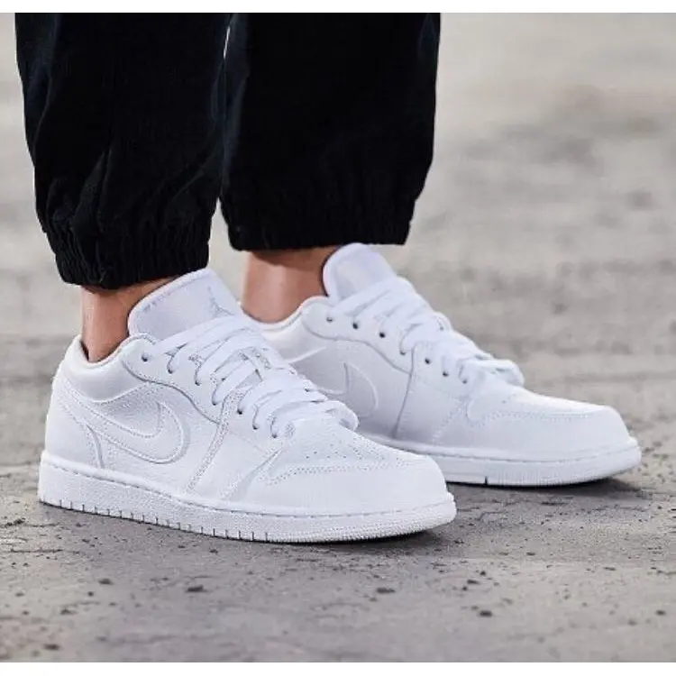 Giày Nike Air Jordan 1 Retro Low 'Pure Platinum' 553558-170 - Ảnh 3