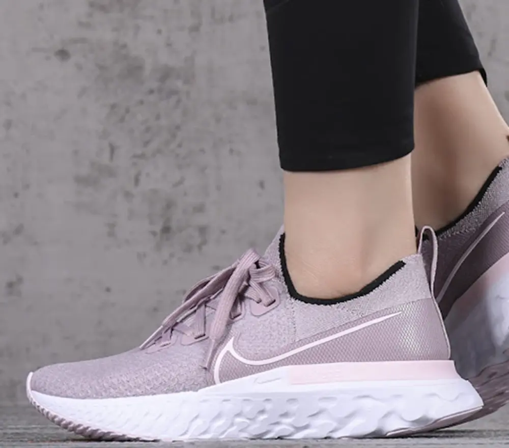 Alternative view of Giày Nike Wmns React Infinity Run Flyknit 'Plum Fog' CD4372-501