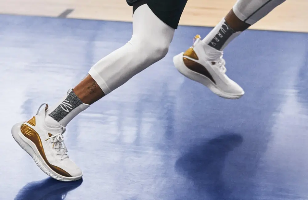 Alternative view of Giày Under Armour Curry Flow 8 'Gold Blooded' 3024456-102