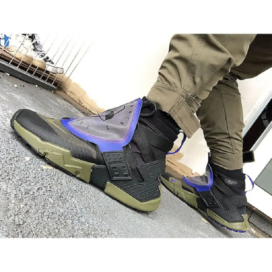Alternative view of Giày Nike Air Huarache Gripp QS ‘Black Olive’ AT0298-001