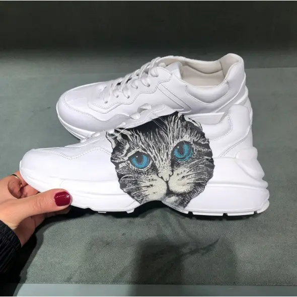 Alternative view of Giày Gucci Wmns Rhyton 'Mystic Cat - White' 583337-DRW00-9014