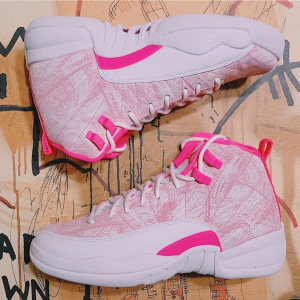 Alternative view of Giày Nike Air Jordan 12 Retro GS 'Arctic Pink' 510815-101