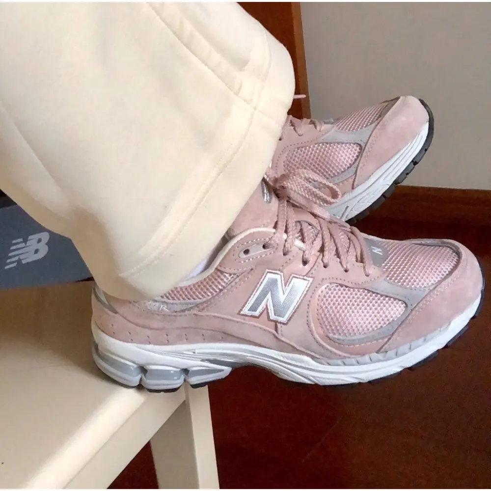 Giày New Balance 2002R 'Cherry Blossom Powder' ML2002R4 - Ảnh 4
