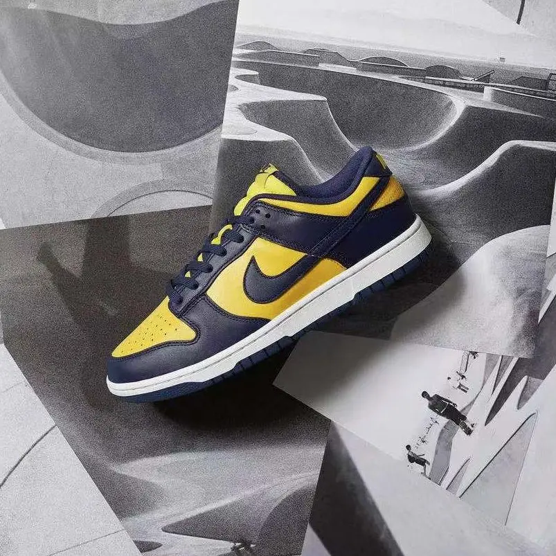 Alternative view of Giày Nike Dunk Low Michigan 2021 DD1391-700