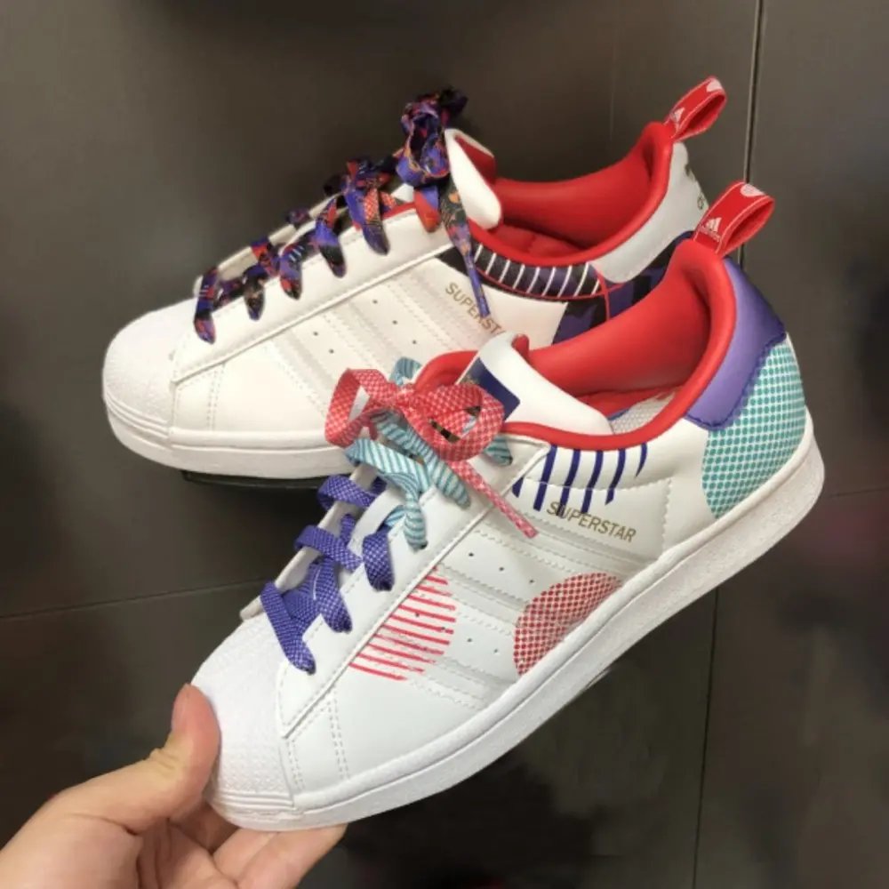 Alternative view of Giày Adidas Superstar J 'Chinese New Year - Year Of The Ox Polka' GZ7349