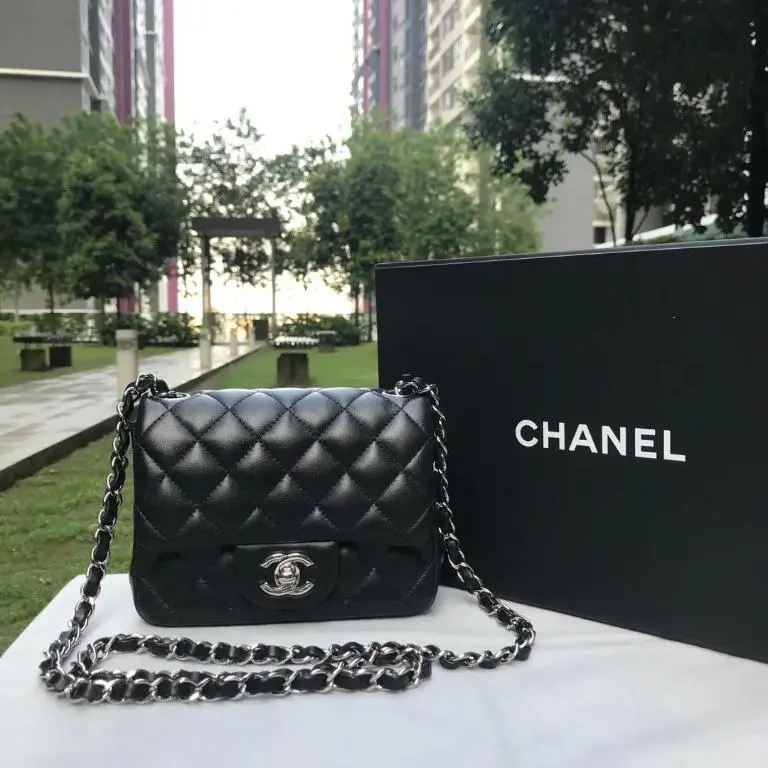 Alternative view of Túi Chanel Mini Flap Bag Lambskin 'Gold-Tone Metal Black' A35200-Y01480-94305