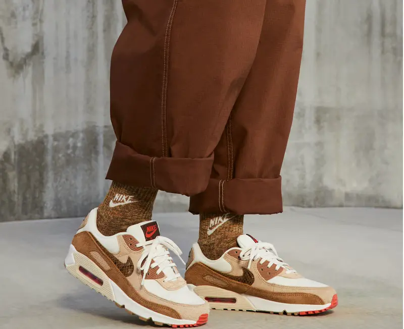 Alternative view of Giày Nike Air Max 90 Amd 'Snakeskin' DX9502-100
