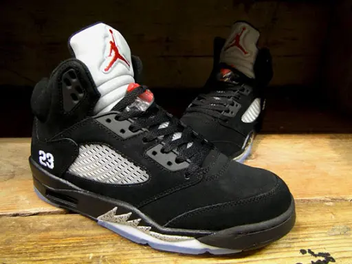 Alternative view of Giày Nike Air Jordan 5 Retro 'Metallic' 2011 136027-010