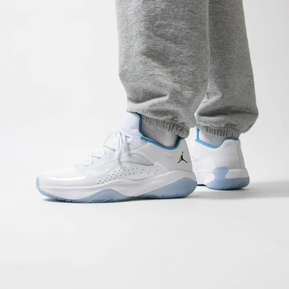 Alternative view of Giày Nike Air Jordan 11 CMFT Low 'White Army Navy' DO0751-100