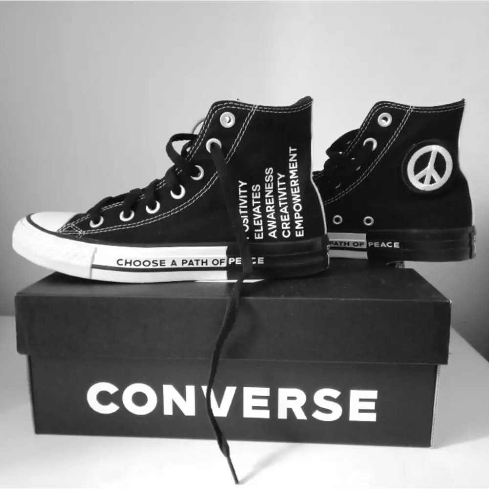 Alternative view of Giày Converse Chuck Taylor All Star High 'Seek Peace Black' 165766C