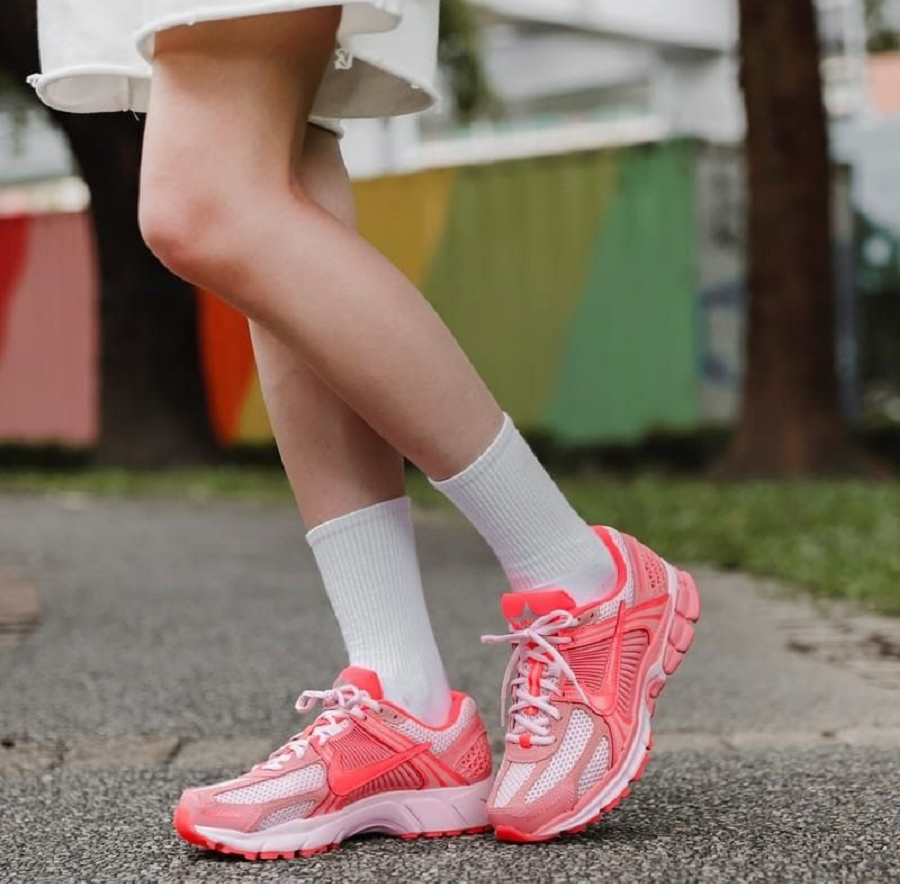 Giày Nike Air Zoom Vomero 5 'Barbie' FQ0257-666 - Ảnh 3
