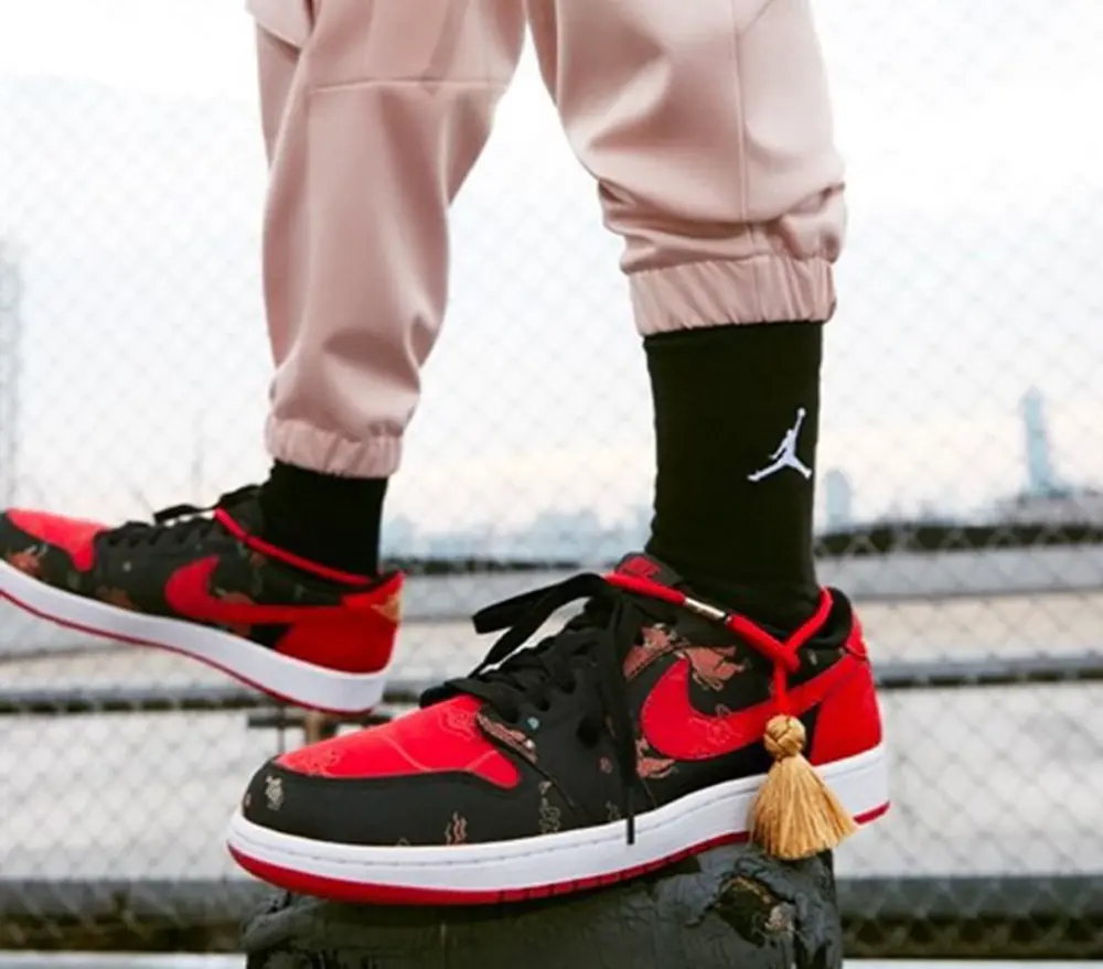 Alternative view of Giày Nike Air Jordan 1 Low OG 'Chinese New Year' DD2233-001
