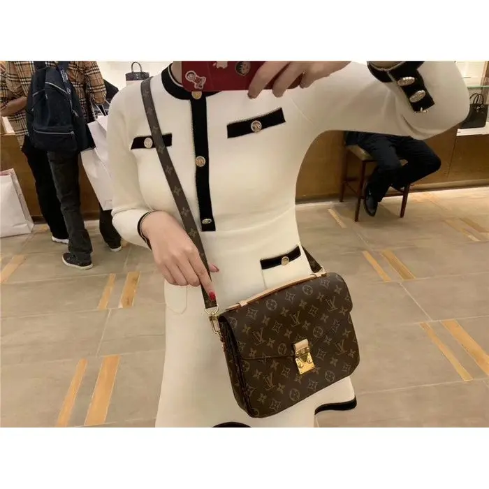 Alternative view of Túi Louis Vuitton Pochette Metis Monogram Brown Handbag M44875