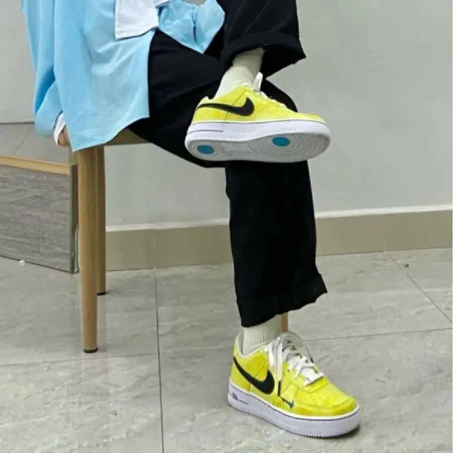 Alternative view of Giày Nike Air Force 1 Low GS ‘Yellow’ DC7299-700