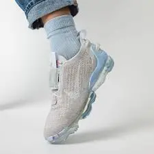 Alternative view of Giày Nike Air VaporMax 2020 Flyknit Summit White CJ6741-100
