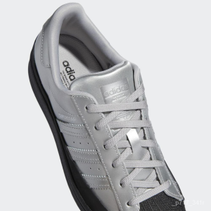 Alternative view of Giày Adidas Wmns Superstar 'Silver Metallic Black' FW3709