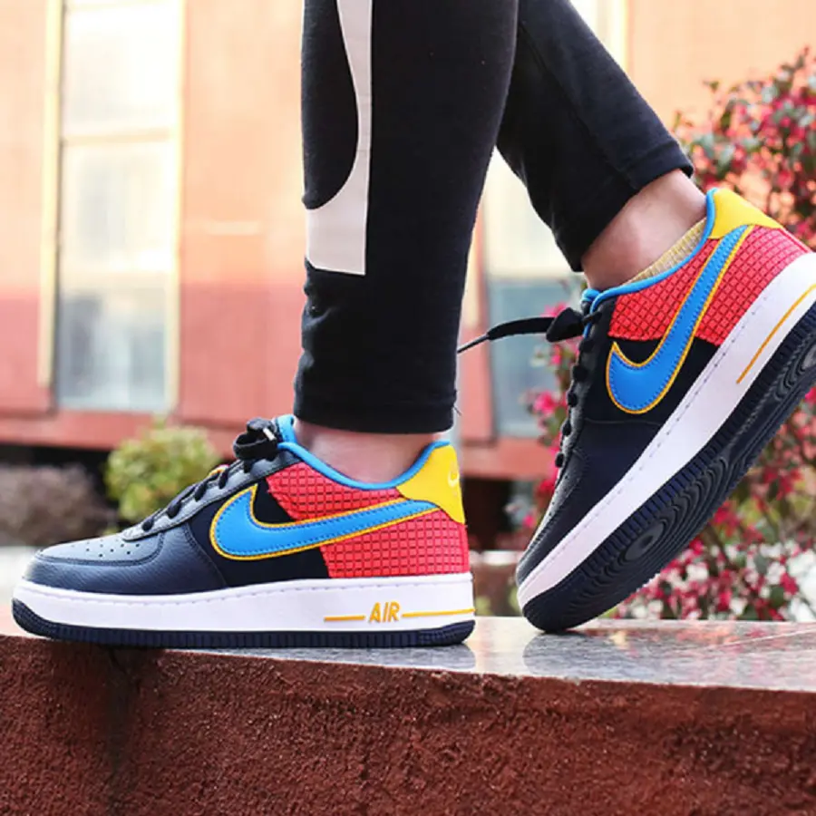 Alternative view of Giày Nike Air Force 1 Low GS ‘Photo Blue’ AV0748-400