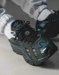 Alternative view of Giày Adidas Orketro 2.0 'Black Iridescent' IE4216