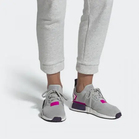 Alternative view of Giày Adidas NMD R1 Grey Two Shock Pink BD8006