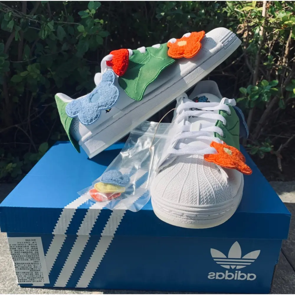 Alternative view of Giày Adidas Melting Sadness x Superstar 'Bee with You Pack - Cloud White' GZ2662