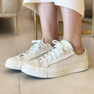 Alternative view of Giày Converse Chuck 70 Low 'Egret' 167750C