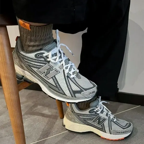 Giày New Balance INVINCIBLE x N.HOOLYWOOD x 1906R 'Grey Swan' M1906RNI - Ảnh 3