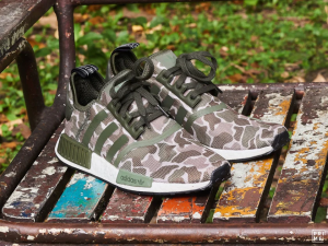 Alternative view of Giày Adidas NMD R1 'Duck Camo' D96617