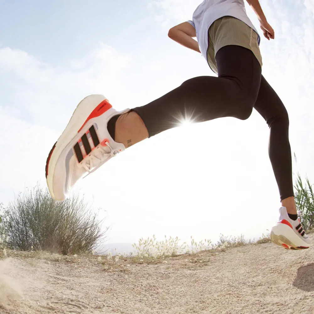 Giày Adidas Wmns UltraBoost Light 'White Solar Red' HQ6353 - Ảnh 4