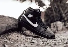 Giày Nike Air Jordan 1 Mid Black White (2018) 554724-049 - Ảnh 5