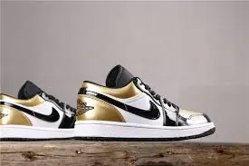 Giày Nike Air Jordan 1 Low 'Gold Toe' CQ9447-700 - Ảnh 3