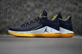 Giày Nike Air Jordan 32 Low 'Michigan Wolverines' AA1256-405 - Ảnh 3