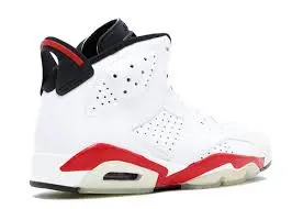 Alternative view of Giày Nike Air Jordan 6 Retro 'Bulls' 384664-102
