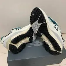 Giày New Balance 2002R 'Pouch - Vintage Teal' M2002RVD - Ảnh 5