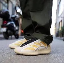 Giày Adidas Yeezy 700 V3 'Safflower' G54853 - Ảnh 3