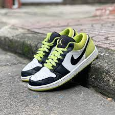 Giày Nike Air Jordan 1 Low SE GS 'Black Cyber' CT1564-003 - Ảnh 5