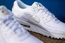Alternative view of Giày Nike Air Max 90 'Paris City Pack' CQ0912-100