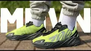 Alternative view of Giày Adidas Yeezy Boost 700 MNVN Phosphor FY3727