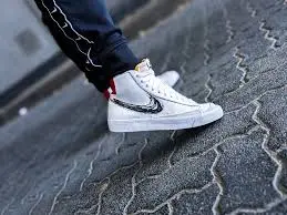 Alternative view of Giày Nike Blazer Mid '77 Vintage 'Brushstroke Swoosh' DC4838-100
